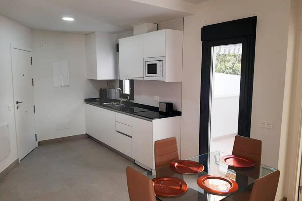 New In The Center-terrace & Free Parking Appartamento